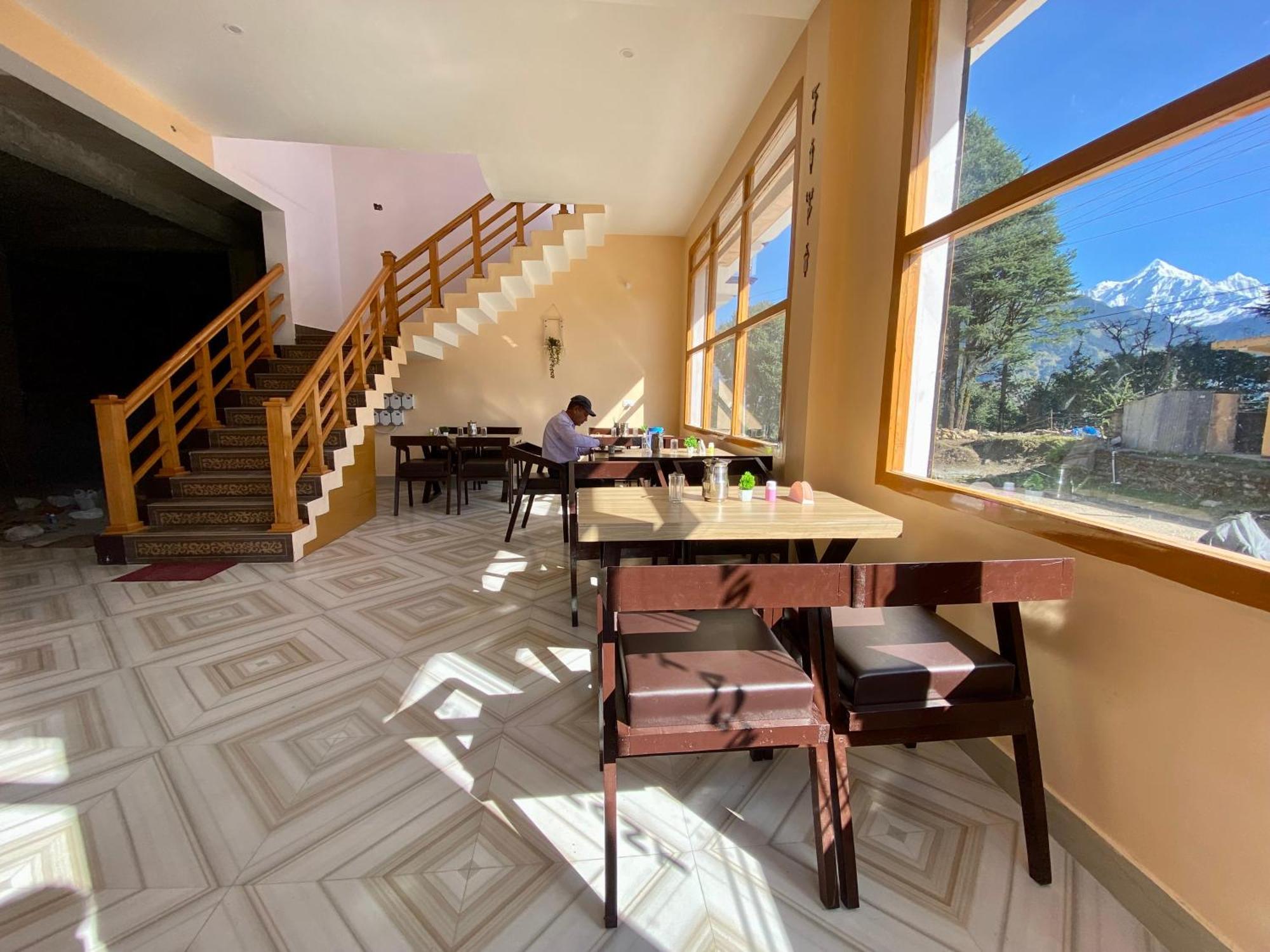 Hotel Mansarovar Inn Munsyari Экстерьер фото