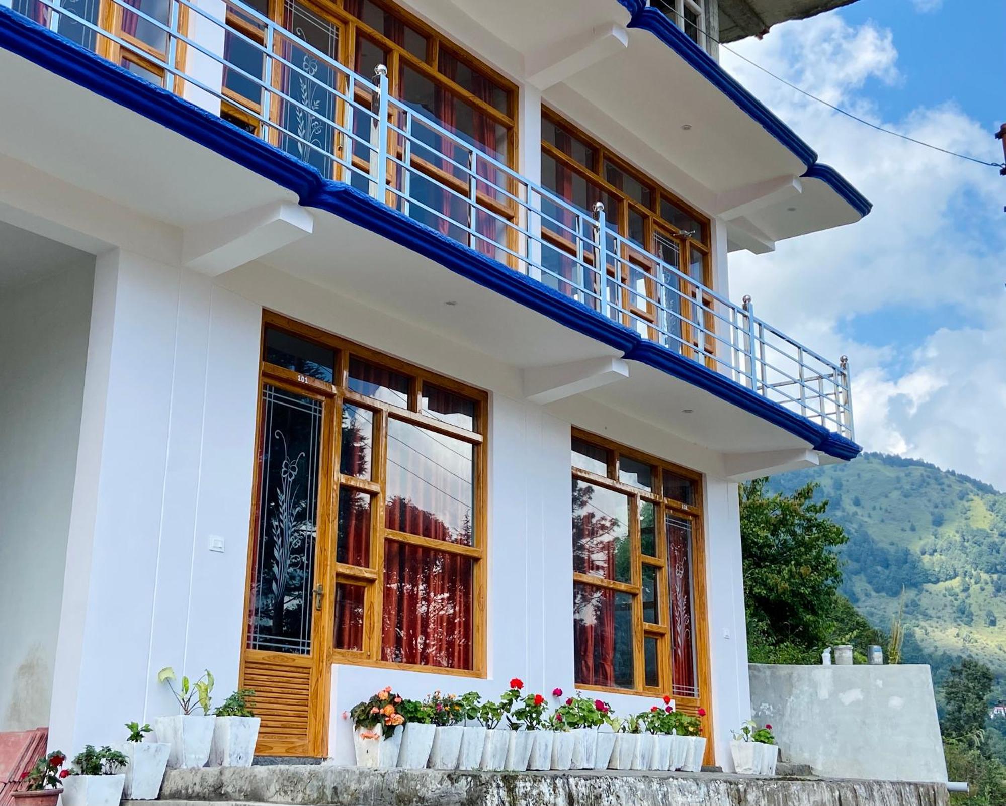 Hotel Mansarovar Inn Munsyari Экстерьер фото