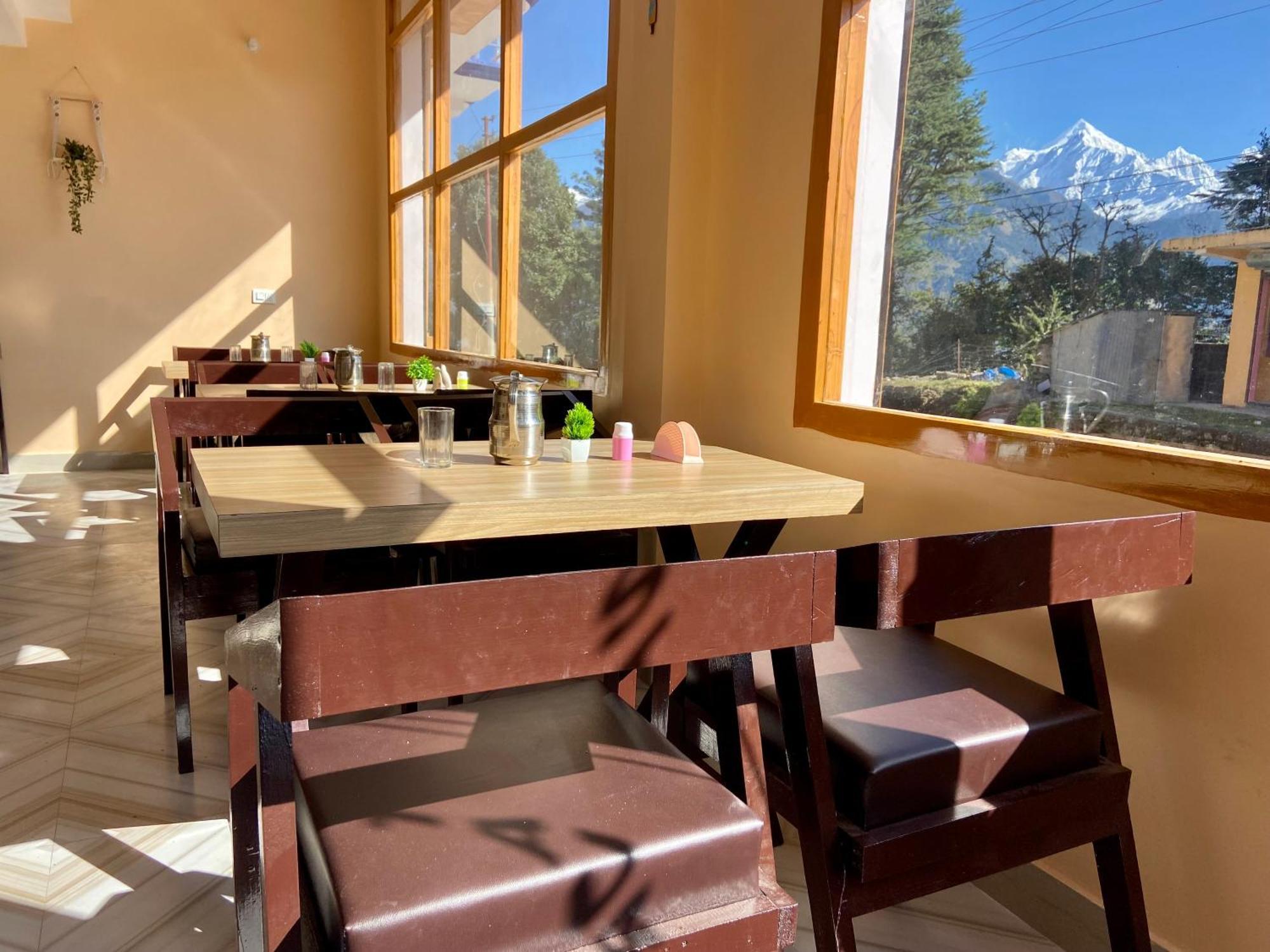 Hotel Mansarovar Inn Munsyari Экстерьер фото